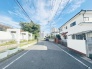 周辺は住宅が建ち並ぶ閑静な住宅街です。
