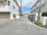 周辺は住宅が建ち並ぶ閑静な住宅街です。

