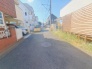 周辺は住宅が建ち並ぶ閑静な住宅街です。
