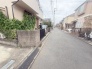 周辺は住宅が建ち並ぶ閑静な住宅街です。
