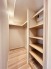 沢山の洋服も収納できそうなウォークインクローゼット。荷物の多い方には嬉しい設計。
