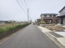 2号棟 安心して暮らすことのできる住宅街。　住宅地の道路は一般に交通量が少なく車などの騒音が少ないため、住民にとって静かな生活環境が提供されます。
