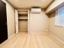 実際に室内をご見学頂くと生活のイメージが広がると思います。家具を置いたイメージや窓からの景色など。周辺で販売に出している物件も一緒にまとめてご見学頂き、比較する事もできます。お気軽に担当スタッフまでお申しつけください。
