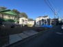現地のご見学予約もスタートしました。周辺で売りに出ている物件も沢山御座います。まとめてご見学ができますのでお気軽にお申しつけください。
