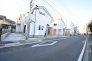 周辺は住宅が建ち並ぶ閑静な住宅街です。
