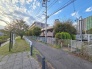 周辺は住宅が建ち並ぶ閑静な住宅街です。
