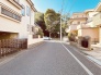 周辺は住宅が建ち並ぶ閑静な住宅街です。
