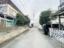 安心して暮らすことのできる住宅街。　住宅地の道路は一般に交通量が少なく車などの騒音が少ないため、住民にとって静かな生活環境が提供されます。
