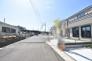 安心して暮らすことのできる住宅街。　住宅地の道路は一般に交通量が少なく車などの騒音が少ないため、住民にとって静かな生活環境が提供されます。
