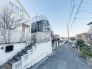 周辺は住宅が建ち並ぶ閑静な住宅街です。
