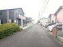 安心して暮らすことのできる住宅街。　住宅地の道路は一般に交通量が少なく車などの騒音が少ないため、住民にとって静かな生活環境が提供されます。
