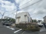 安心して暮らすことのできる住宅街。　住宅地の道路は一般に交通量が少なく車などの騒音が少ないため、住民にとって静かな生活環境が提供されます。
