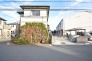 南側に建物が建っていないので開放感のあるロケーションです。
