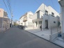 周辺は住宅が建ち並ぶ閑静な住宅街です。
