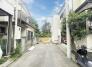 安心して暮らすことのできる住宅街。　住宅地の道路は一般に交通量が少なく車などの騒音が少ないため、住民にとって静かな生活環境が提供されます。

