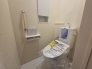 トイレにはウォシュレット機能を標準装備。
