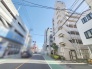 澄み渡る空の下、穏やかな日常が始まりそうです

