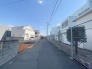 安心して暮らすことのできる住宅街。　住宅地の道路は一般に交通量が少なく車などの騒音が少ないため、住民にとって静かな生活環境が提供されます。
