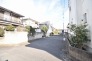 周辺は住宅が建ち並ぶ閑静な住宅街です。
