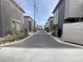 安心して暮らすことのできる住宅街。　住宅地の道路は一般に交通量が少なく車などの騒音が少ないため、住民にとって静かな生活環境が提供されます。
