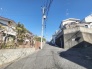周辺は住宅が建ち並ぶ閑静な住宅街です。
