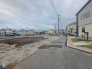 安心して暮らすことのできる住宅街。　住宅地の道路は一般に交通量が少なく車などの騒音が少ないため、住民にとって静かな生活環境が提供されます。
