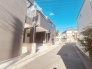 安心して暮らすことのできる住宅街。　住宅地の道路は一般に交通量が少なく車などの騒音が少ないため、住民にとって静かな生活環境が提供されます。
