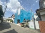現在建物を建築中です、建築中の物件については現地確認の他、同施工会社の完成施工例のご案内、担当者のプレゼンテーションにてご検討ください。適切なご検討の方法をご説明させて頂きます。
