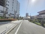 周辺は住宅が建ち並ぶ閑静な住宅街です。
