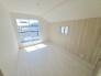 勾配天井の2階のお部屋。この勾配の角度がお洒落な雰囲気を感じさせてくれます。
