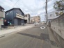 安心して暮らすことのできる住宅街。　住宅地の道路は一般に交通量が少なく車などの騒音が少ないため、住民にとって静かな生活環境が提供されます。
