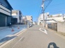 安心して暮らすことのできる住宅街。　住宅地の道路は一般に交通量が少なく車などの騒音が少ないため、住民にとって静かな生活環境が提供されます。
