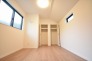 勾配天井の2階のお部屋。この勾配の角度がお洒落な雰囲気を感じさせてくれます。
