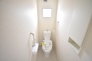トイレにはウォシュレット機能を標準装備。
