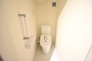 トイレにはウォシュレット機能を標準装備。

