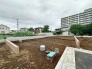 現地ご見学の際、スタッフが様々なご質問に対応いたします、周辺環境、前面道路、建築可能な建物について、ぜひご相談ください。
