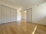 リビングの横の約6帖のお部屋です
