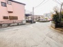 周辺は住宅が建ち並ぶ閑静な住宅街です。
