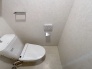 トイレにはウォシュレット機能を標準装備。
