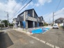 安心して暮らすことのできる住宅街。　住宅地の道路は一般に交通量が少なく車などの騒音が少ないため、住民にとって静かな生活環境が提供されます。
