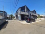 安心して暮らすことのできる住宅街。　住宅地の道路は一般に交通量が少なく車などの騒音が少ないため、住民にとって静かな生活環境が提供されます。
