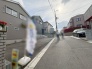 安心して暮らすことのできる住宅街。　住宅地の道路は一般に交通量が少なく車などの騒音が少ないため、住民にとって静かな生活環境が提供されます。
