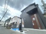 周辺は住宅が建ち並ぶ閑静な住宅街です。
