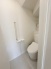 階段下を有効活用したトイレスペース。
便座はもちろんウォシュレット。

