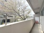 季節の変化や天気の良い日には、バルコニーでの時間が心地よく、気分をリフレッシュさせることができます。
