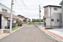 安心して暮らすことのできる住宅街。　住宅地の道路は一般に交通量が少なく車などの騒音が少ないため、住民にとって静かな生活環境が提供されます。
