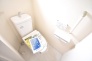 トイレにはウォシュレット機能を標準装備。
