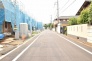 J号棟 安心して暮らすことのできる住宅街。　住宅地の道路は一般に交通量が少なく車などの騒音が少ないため、住民にとって静かな生活環境が提供されます。
