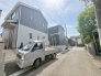 安心して暮らすことのできる住宅街。　住宅地の道路は一般に交通量が少なく車などの騒音が少ないため、住民にとって静かな生活環境が提供されます。
