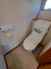 階段下を有効活用したトイレスペース。
便座はもちろんウォシュレット。

